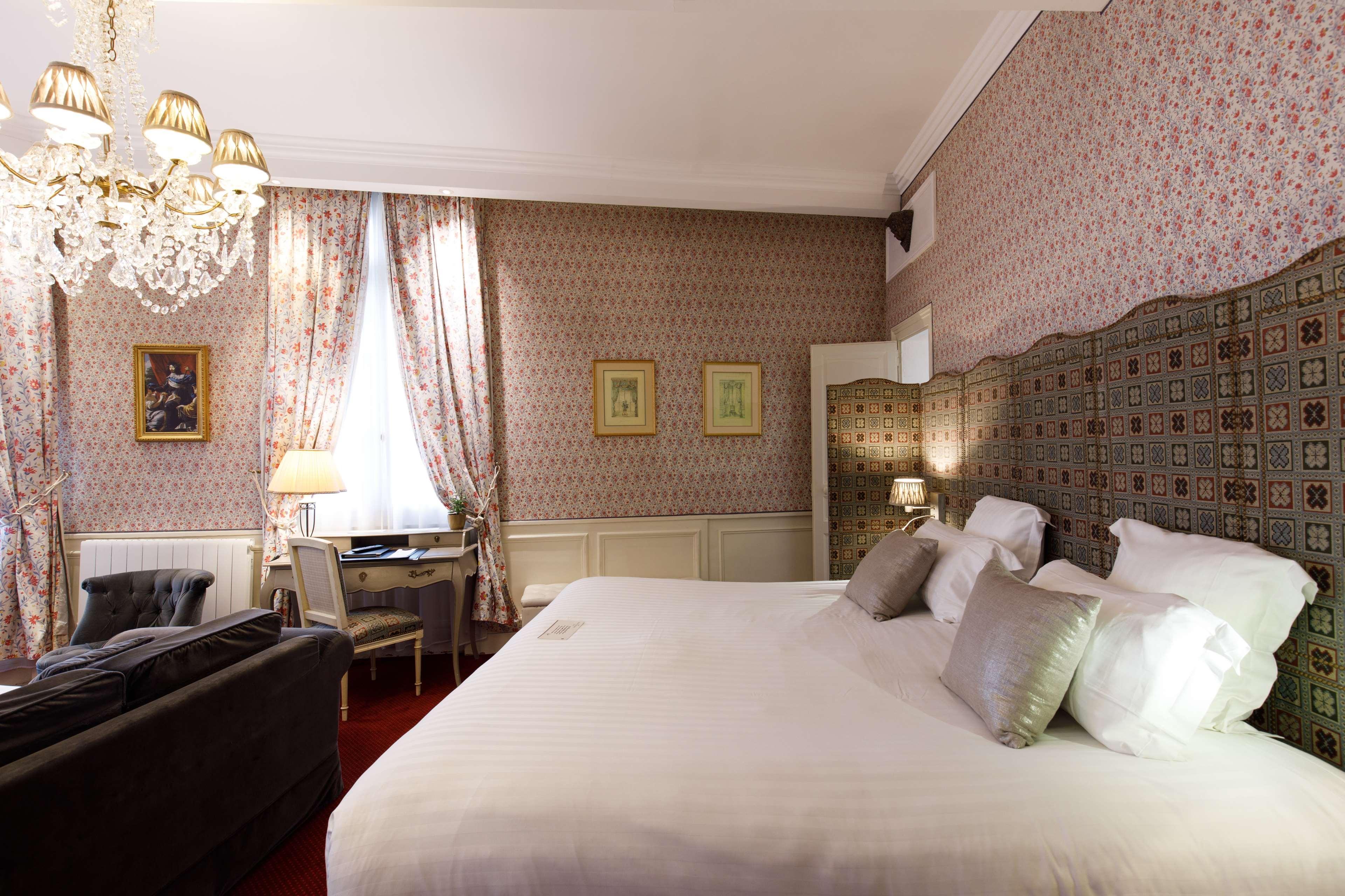 Hotel & Spa Le Grand Monarque, BW Premier Collection Шартр Экстерьер фото